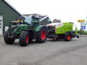 Foto 1 van het album Afgeleverd Fendt 720 en Claas Rolland 455