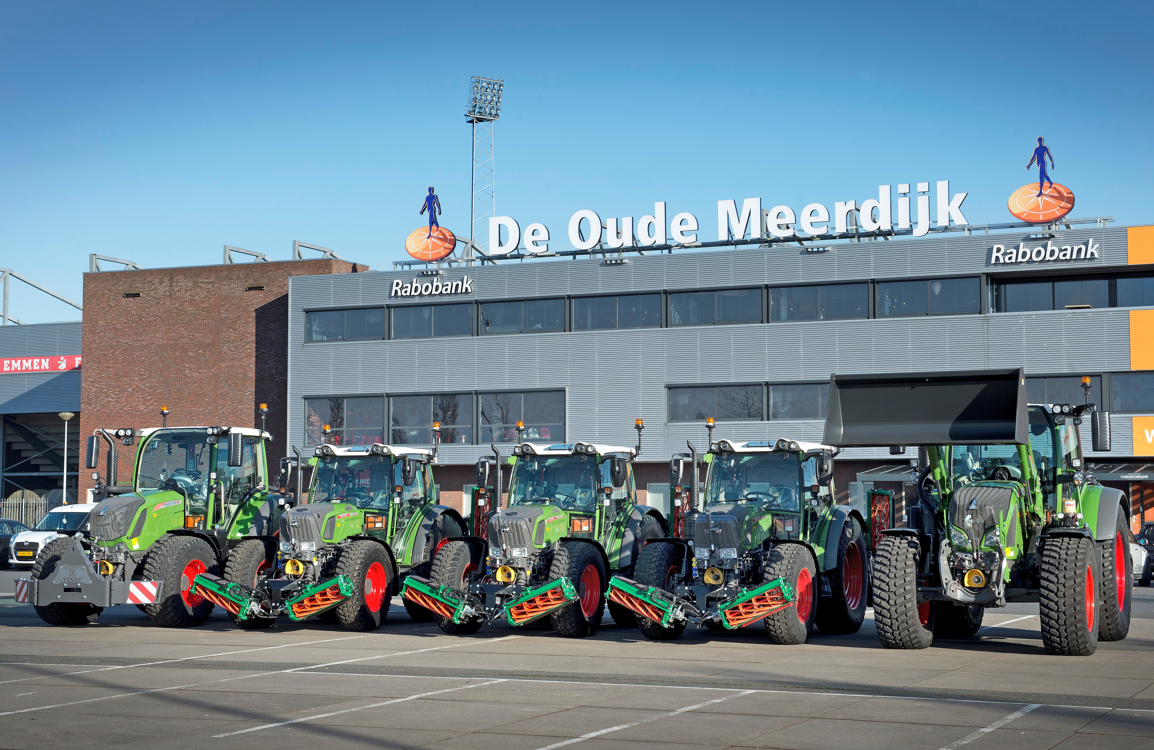 5 FENDT trekkers afgeleverd aan Gemeente Emmen